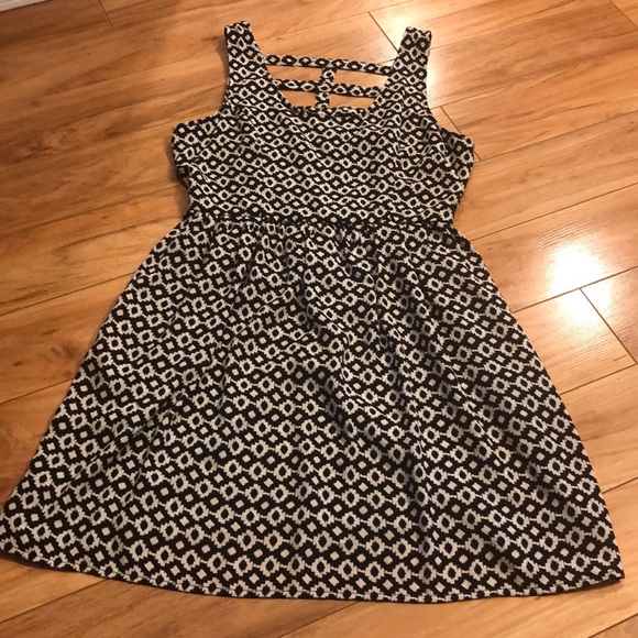 Patterned Sundress - Picture 2 of 4